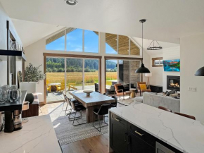 Suncadia Resort Luxury Home Next To Nelson Farm